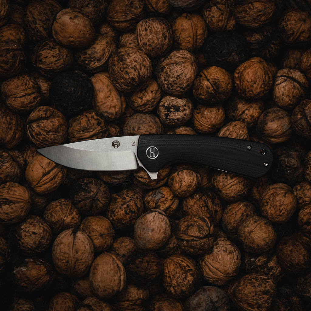 The Peasant Folding Pocket Knife Giftset for Men and Women (Silver and Black)